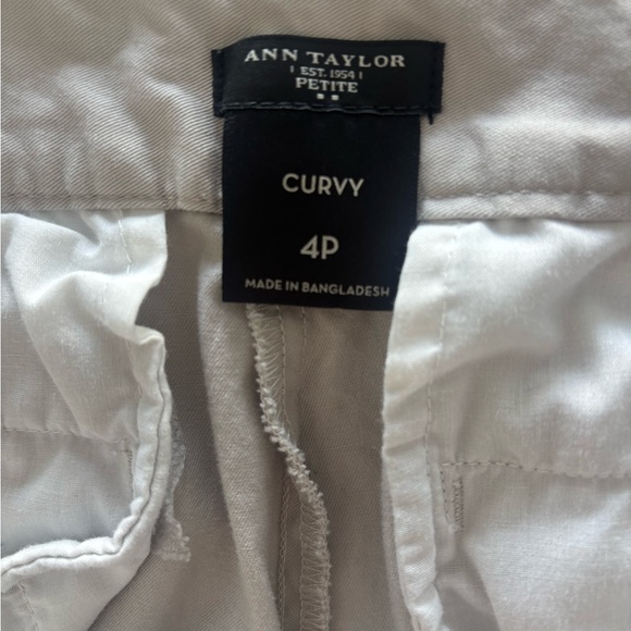 Ann Taylor Light Beige Curvy Pants Size 4P - Picture 6 of 11